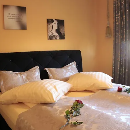 Lägenhet Golden Palace *